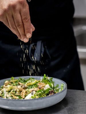 Bader Salat im Speiselokal KASPAR